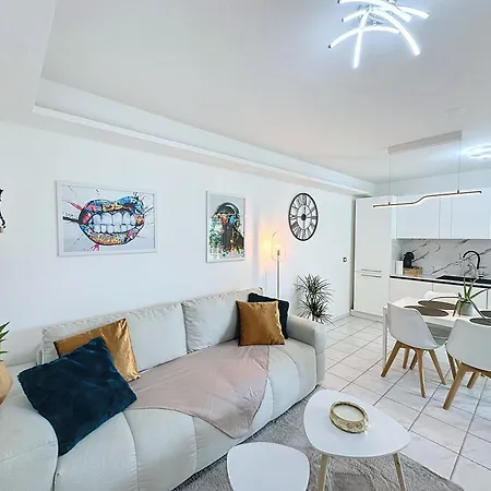 T2 Apartment, Pool, Apartment *